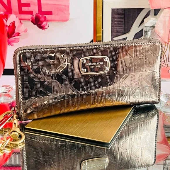 Michael Kors Metallic Logo Wallet with Gold Chain - Picture 3 of 12